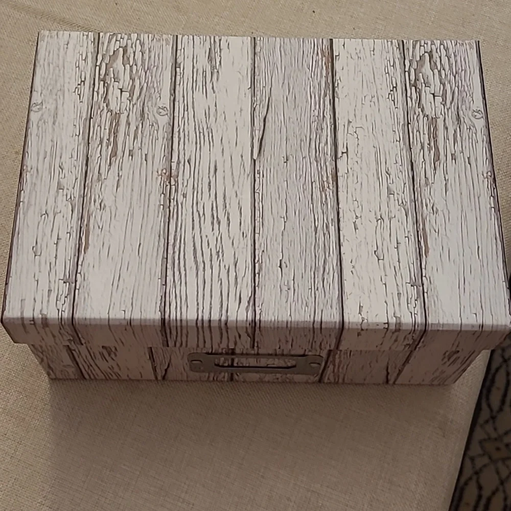 3 nesting boxes. Cardboard. Wood grain print. - Picture 1 of 3